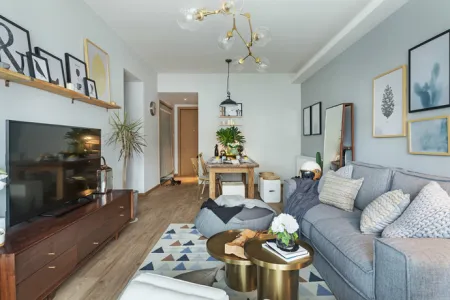 龙城国际2室2厅1卫300万