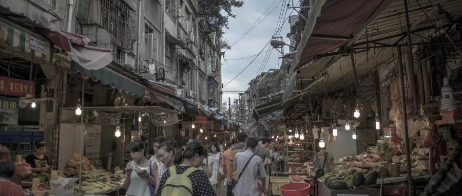 今天有个客户，看房的时候说了句很值得回味的话：“我以为今年的经济不行，今天出来看房子，才知道我格局小了，原来是我经济不行”...