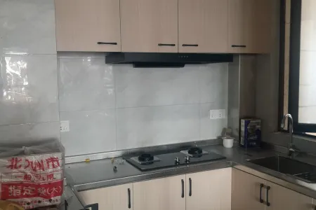 雅旭新乐府 3室2厅1卫 1,700元/月 南北通透,三证齐全,满两年