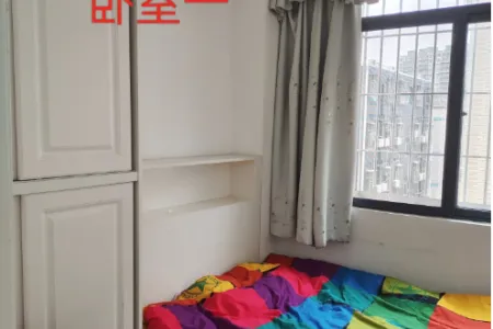 通城花园4室1厅1卫800万南北通透,三证齐全,满两年