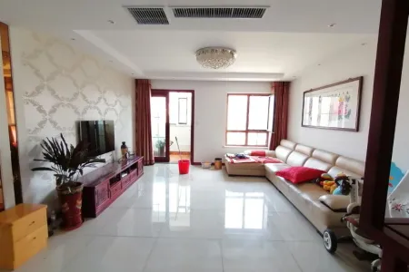 唐岛金湾 3室2厅1卫南北 精装