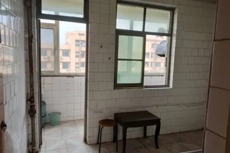 医院附近 3室1厅1卫南 普装