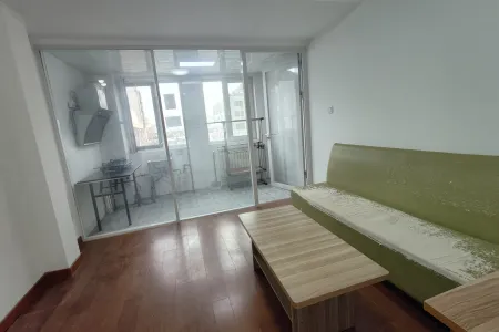 多元小区 1室1厅1卫 南 毛坯