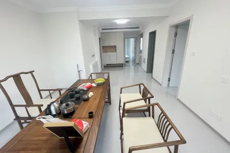 世茂诺沙湾五期 3室2厅1卫南 精装