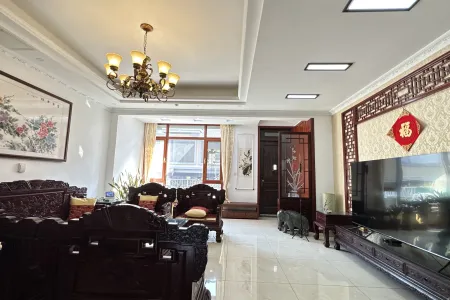 青岛小镇二期岚山别墅 联排7室2厅4卫 南北 精装