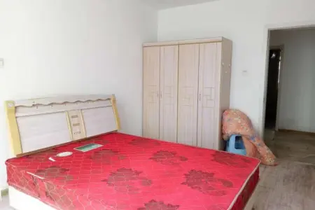 康大海港苑一期 4室1厅2卫 南北 简装