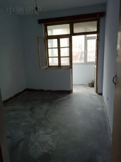 医院附近 3室1厅1卫南 普装