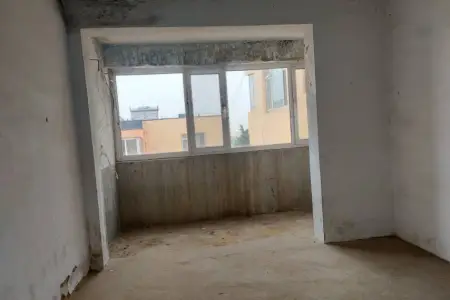 梦园 3室1厅2卫南 简装