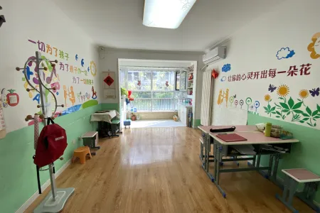 鸿润嘉园 2室2厅1卫南 精装