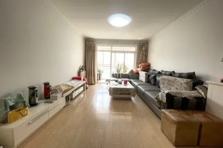 青港公寓 3室2厅2卫南北 精装