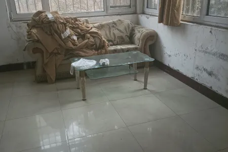 梦园 4室2厅2卫南 精装