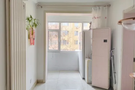 前湾小区附近 2室1厅1卫南 精装