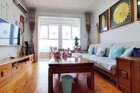 鲁商蓝岸国际南区 2室2厅1卫南 精装