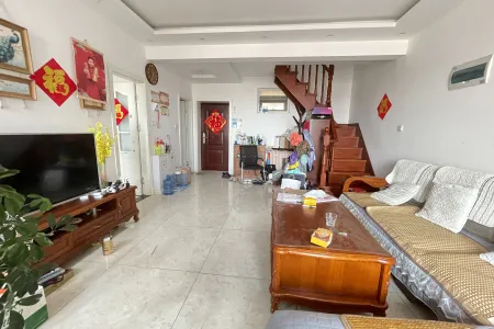 盛华未来城 4房2厅2卫 南北 精装