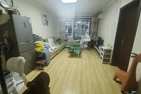 鲁泽观天下 2室1厅1卫 南 精装