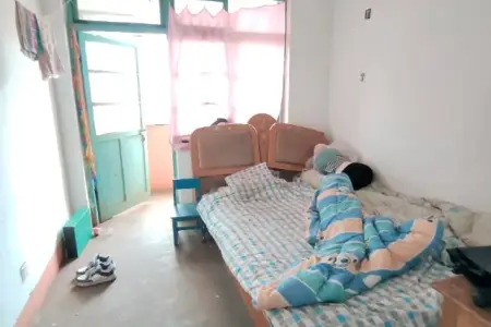 全明户型,黄金楼层,阳光好,地铁口,交通便利,设施齐全