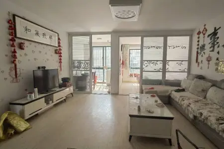 瑞海花园南区 3室1厅1卫南 中装