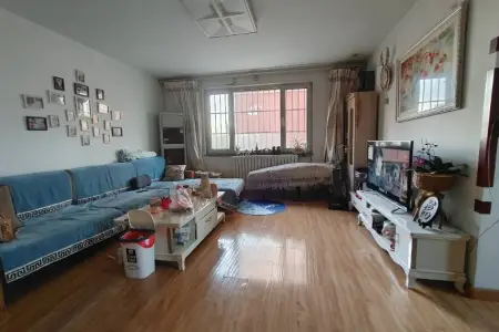 圣海山庄 3室1厅1卫 南北 精装