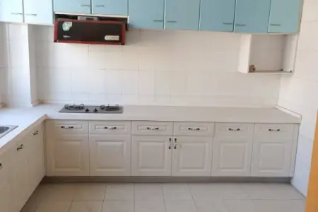 前湾集团 4室2厅2卫南 简装