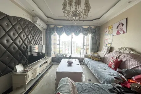 鲁商蓝岸国际南区 4室2厅2卫南北 精装