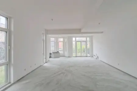 青岛小镇二期岚山别墅 联排4房2厅4卫 南北 毛坯