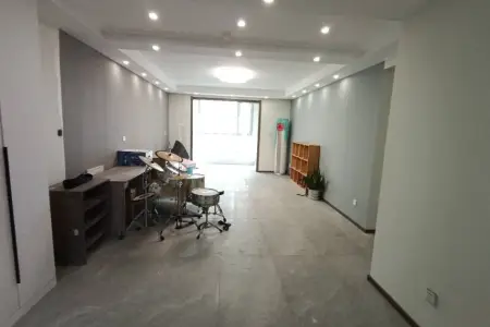 全明户型,黄金楼层,阳光好,地铁口,交通便利,设施齐全