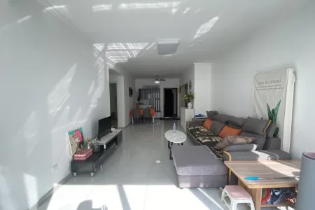 鲁商蓝岸国际北区 2室2厅1卫 南 精装