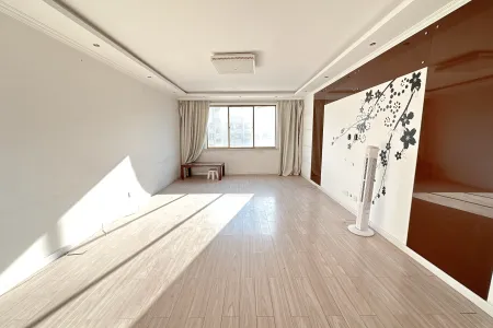 长江新村 3室2厅2卫南 精装