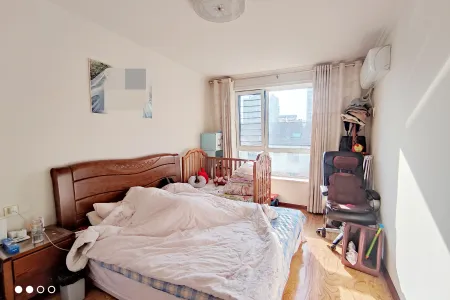 铁路小区 4房2厅2卫 东 简装