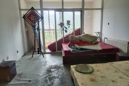 金榜佳苑东区 4室2厅1卫南 简装