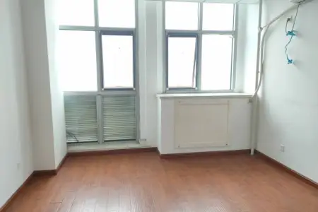 连盛国际大厦 1室1厅1卫北 精装