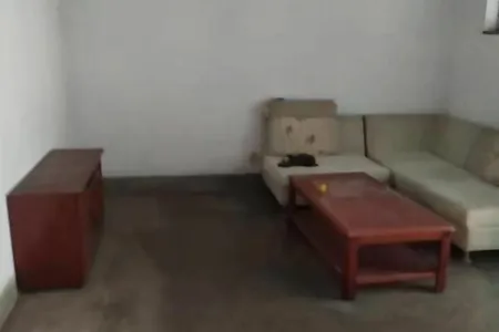 医院附近 2室1厅1卫 南 毛坯