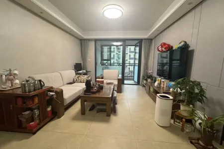 海信珠山小镇二期 3房2厅2卫 南 精装