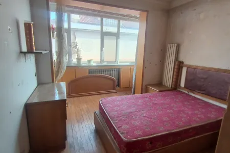 前湾小区附近 2室0厅0卫 南 中装