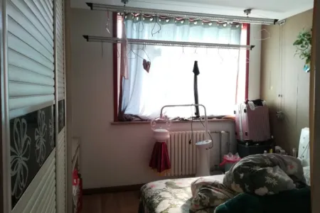 盛世香江公馆 1室1厅1卫南 精装