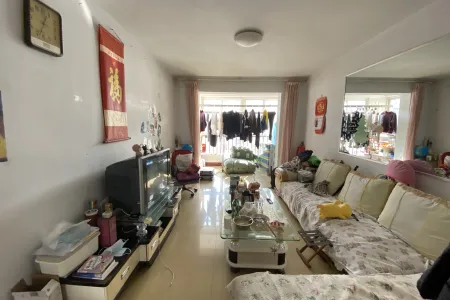 紧邻地铁口,车家岭小区，稀缺小房型双南房