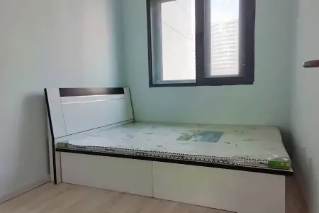 万达维多利亚湾（31-67号楼） 3室1厅1卫南 简装