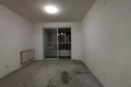 东盐滩社区 2房1厅1卫 南北 毛坯