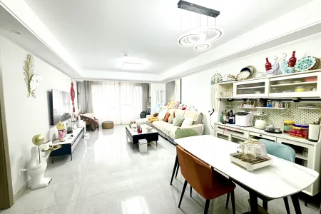 鲁商蓝岸公馆 3室1厅1卫 南北 中装