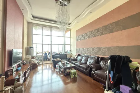 颐中高山 4室2厅2卫 南北 精装