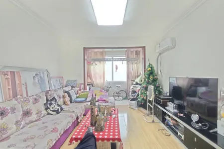 紧邻地铁口,鲁商蓝岸国际南区，稀缺小房型双南房