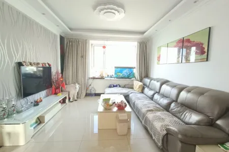 海信凤凰金岸 3室1厅1卫南北 精装