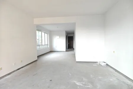 青岛小镇四期东区林溪别墅叠加 4室2厅2卫南北 毛坯