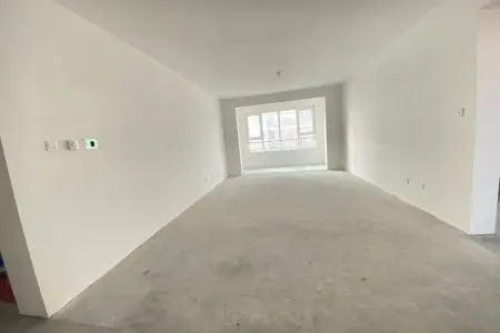 鲁润静园 3室2厅2卫 南北 毛坯