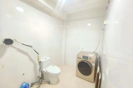 隆德路8号 3室2厅2卫 南北 中装