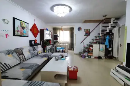 全明户型,黄金楼层,阳光好,地铁口,交通便利,设施齐全