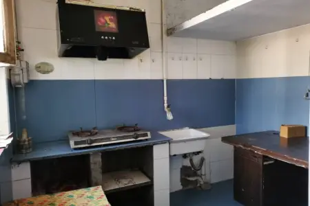 港务局宿舍 1室1厅1卫南 中装