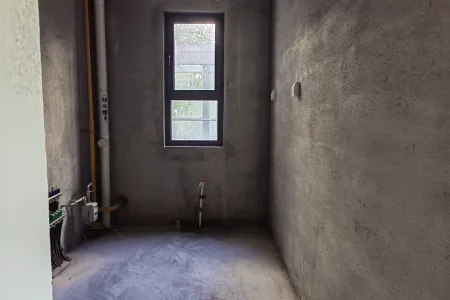 星光岛玫瑰园 3室2厅2卫南 毛坯