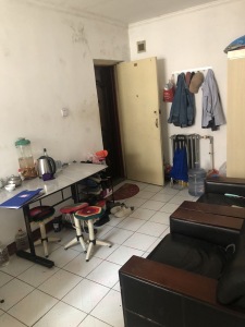 前湾电厂小区 2室1厅1卫 南 简装
