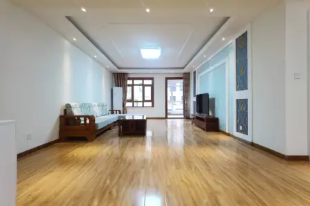 唐岛金湾 3室2厅2卫南北 精装